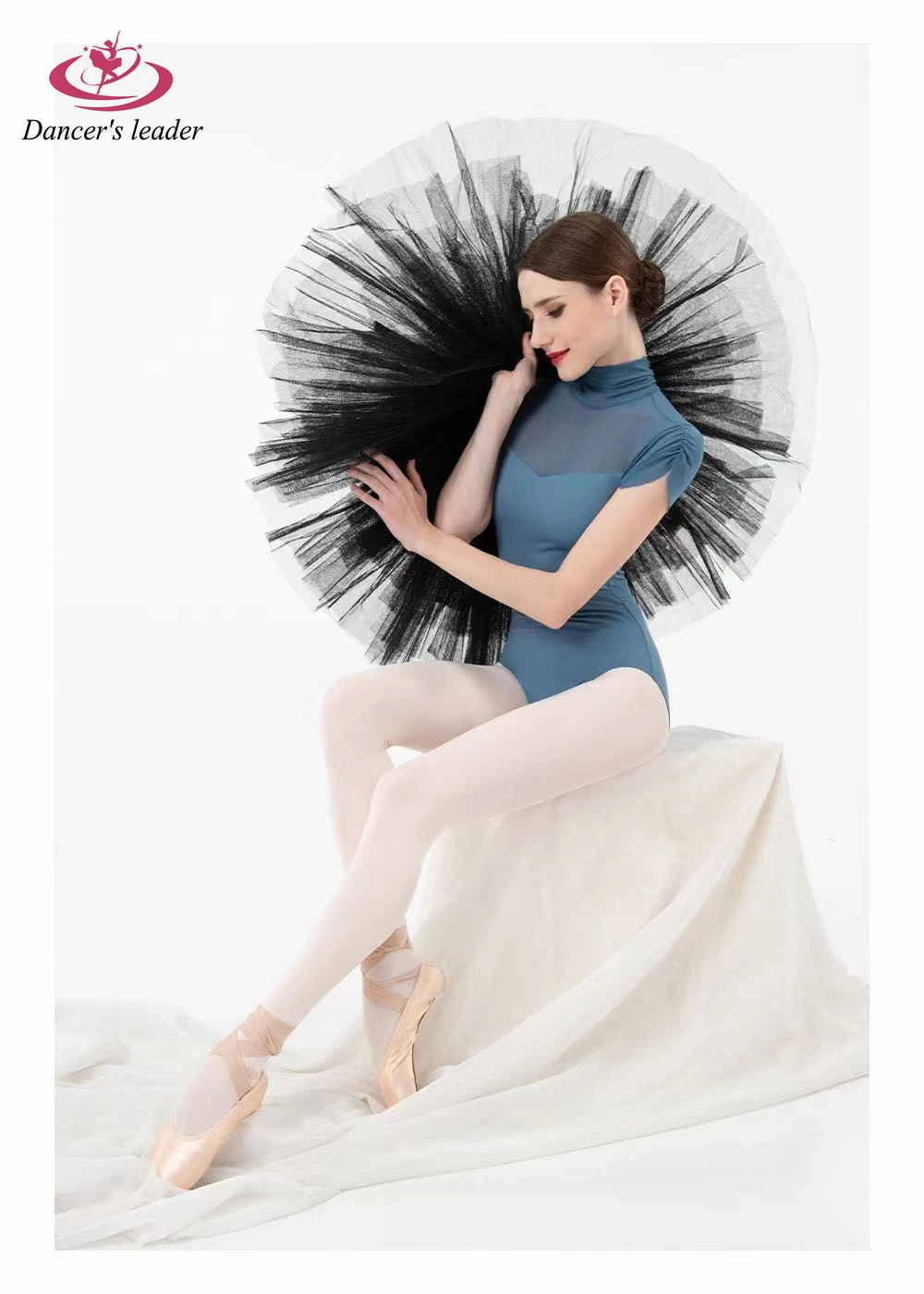 Ballet Costume Leotard for Neckline Pleated Short Sleeved Body Suit Gymnastics Performance Costume Dress Aerial Yoga Costume
Ballet Costume Leotard for Neckline Pleated Short Sleeved Body Suit Gymnastics Performance Costume Dress Aerial Yoga Costume