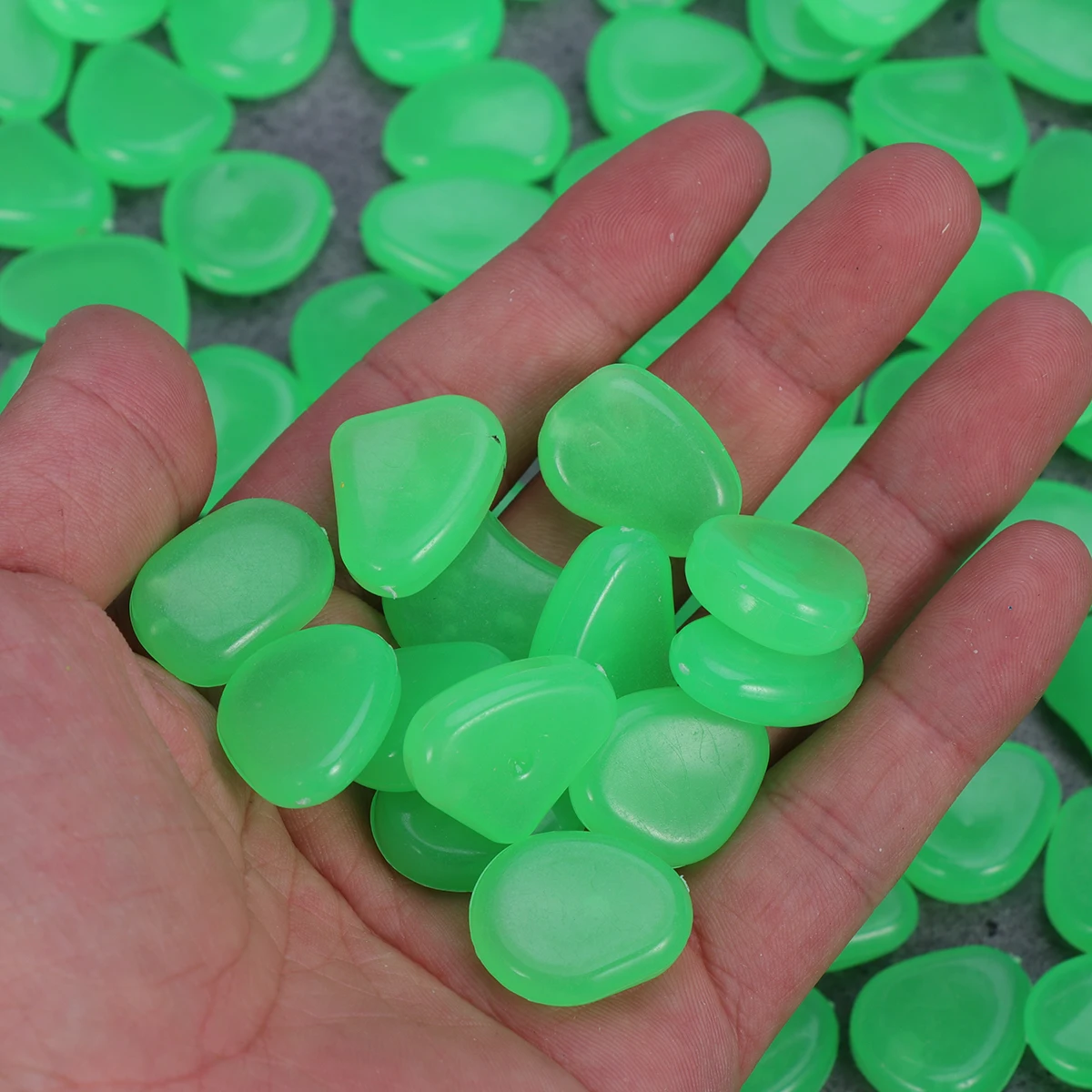 200pcs Glow Stones Colorful Pebbles Aquarium Decor Artificial Cobblestone Fish Tank Pet Pebble Stones For Fish Tank Supplies
200pcs Glow Stones Colorful Pebbles Aquarium Decor Artificial Cobblestone Fish Tank Pet Pebble Stones For Fish Tank Supplies