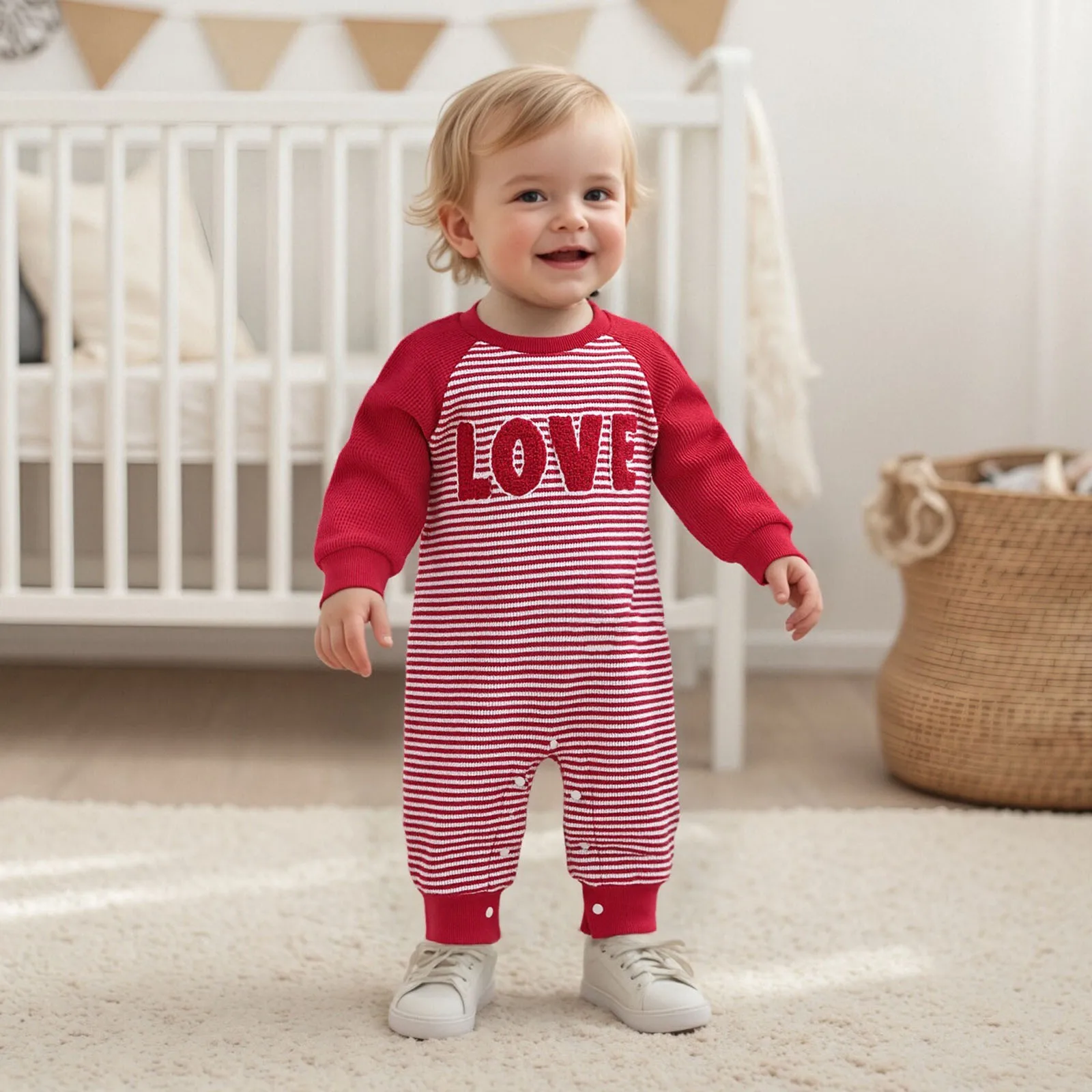 Одежда для малышей, осенний полосатый комбинезон для мальчиков, комбинезон с длинными рукавами и круглым вырезом для новорожденных, комбинезон с вышивкой букв
Одежда для малышей, осенний полосатый комбинезон для мальчиков, комбинезон с длинными рукавами и круглым вырезом для новорожденных, комбинезон с вышивкой букв