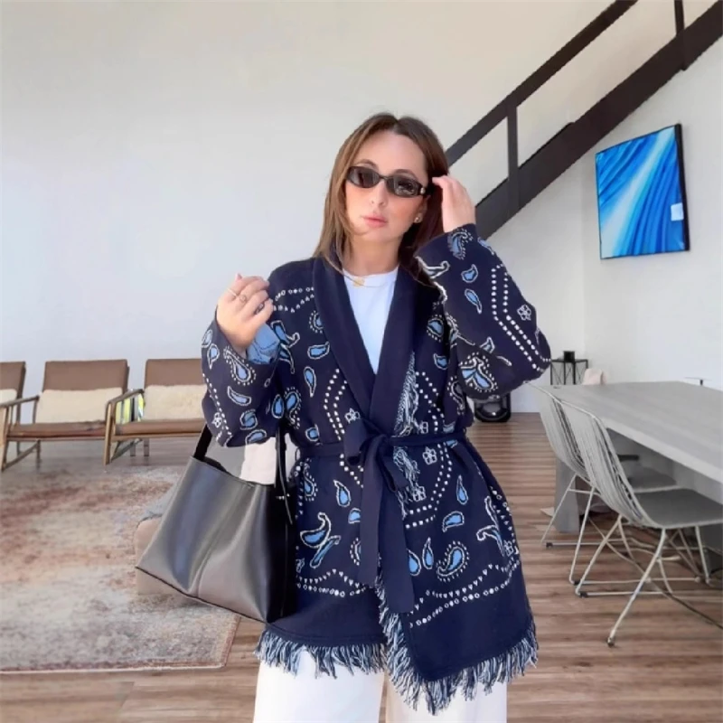 Elegant Tassel Patchwork Print Cardigan Women Belts V-neck Long Sleeve Knitted Sweater 2025 Autumn Street Office Lady Outerwear 
Elegant Tassel Patchwork Print Cardigan Women Belts V-neck Long Sleeve Knitted Sweater 2025 Autumn Street Office Lady Outerwear