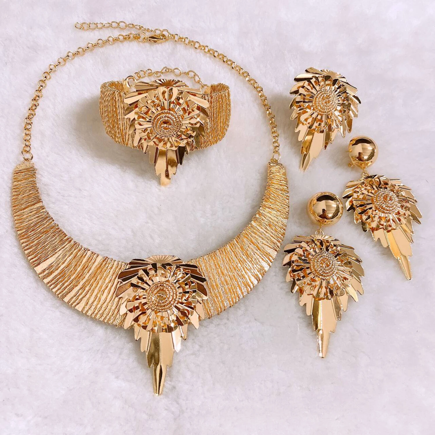 Flower Jewelry Set Necklace Chain Bracelet Bangle Earrings Ring Women‘s Accessories
Flower Jewelry Set Necklace Chain Bracelet Bangle Earrings Ring Women‘s Accessories