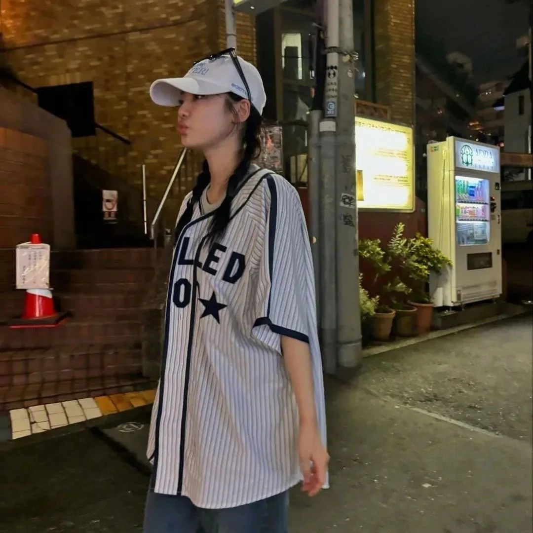 Trendy Striped Casual ort Sve Women's Jaet Street Sle Loose Fit Sportswear V-Ne Button up Spring Summer irt
Trendy Striped Casual ort Sve Women's Jaet Street Sle Loose Fit Sportswear V-Ne Button up Spring Summer irt