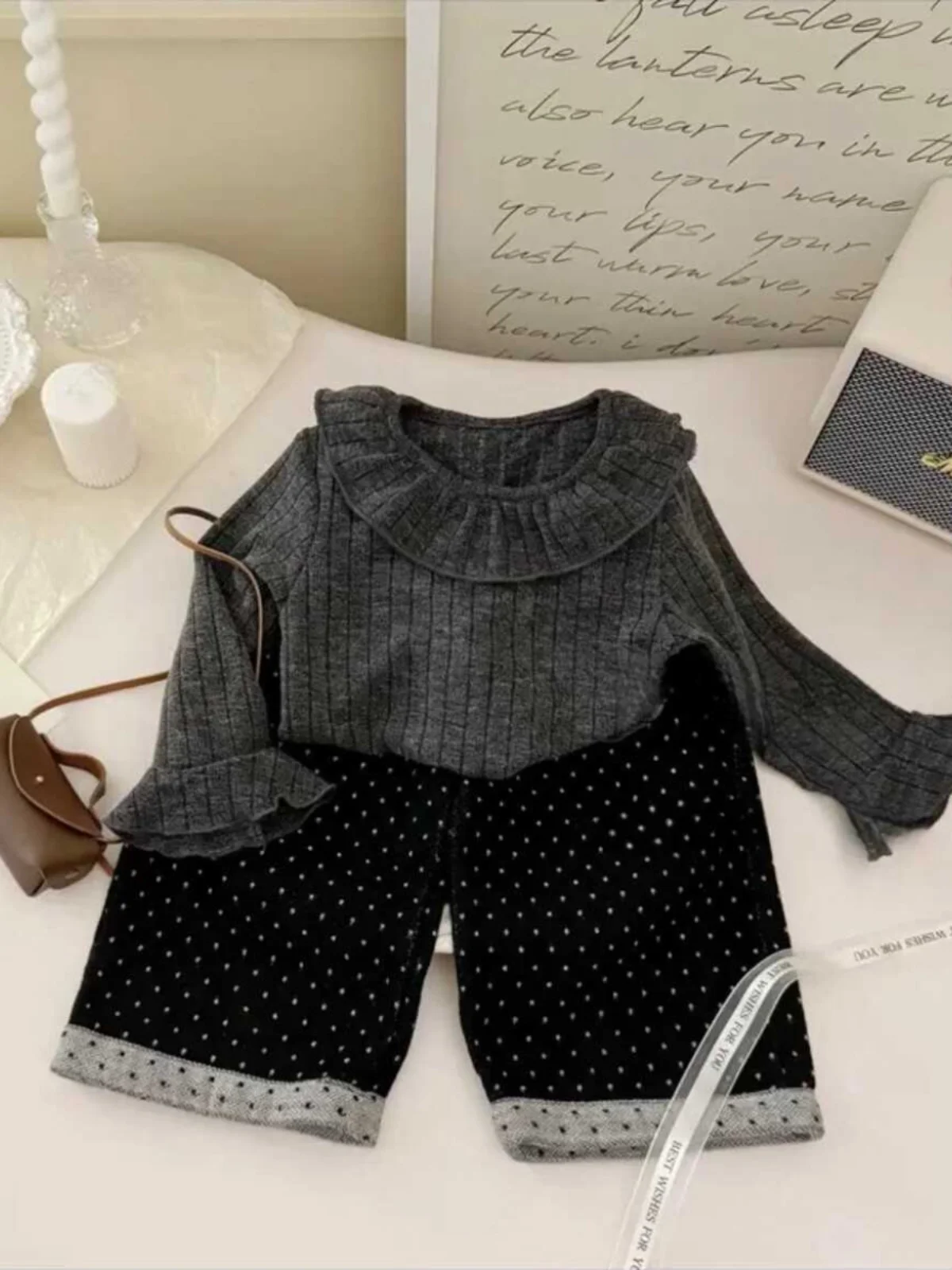 Комплект из двух предметов для девочки: модный и стильный наряд в клетку с воротником-стойкой, весна-осень
Комплект из двух предметов для девочки: модный и стильный наряд в клетку с воротником-стойкой, весна-осень