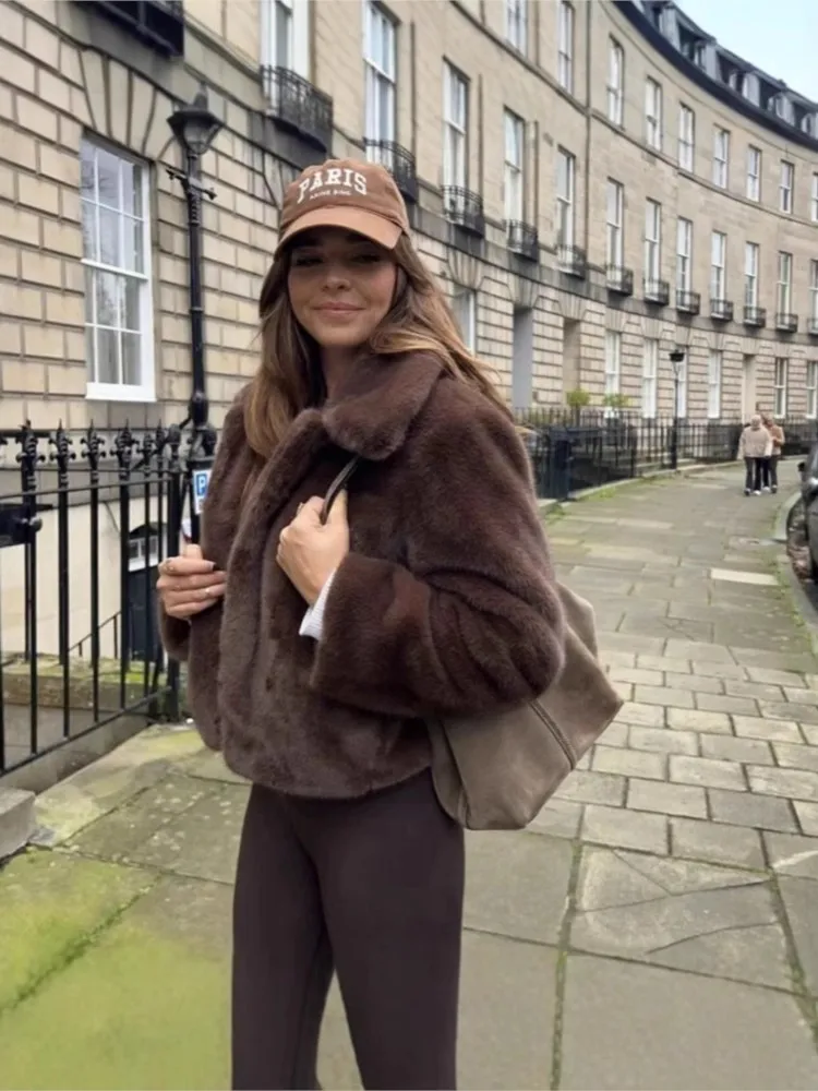 Winter Vinatge Brown Women's Mink Fur Coat Lapel Collar Open Stitch Eco Fur Jacket For Female Minimalist Lady Imitation Fur Coat
Winter Vinatge Brown Women's Mink Fur Coat Lapel Collar Open Stitch Eco Fur Jacket For Female Minimalist Lady Imitation Fur Coat