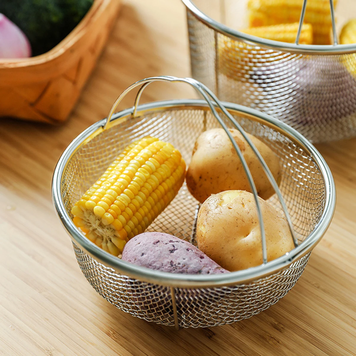 Portable Steamer Basket Kitchen Multifunctional Stainless Steel Deep Fried Cooking Noodle Drainer Basket Steamer Rack
Portable Steamer Basket Kitchen Multifunctional Stainless Steel Deep Fried Cooking Noodle Drainer Basket Steamer Rack