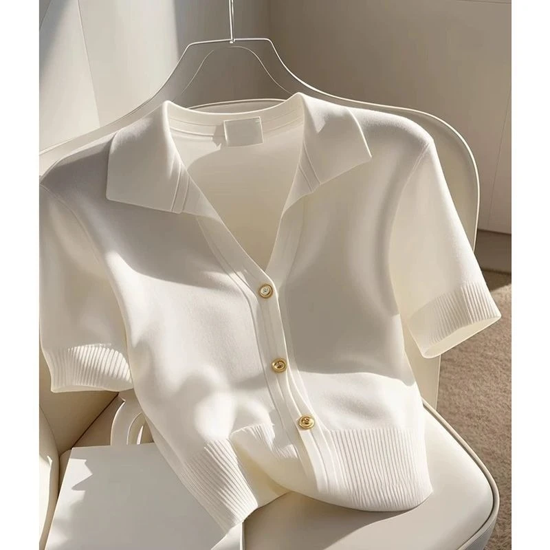 Women's Summer New Large Size Fat Mm Small Fragrant Thin Short-sleeved T-shirt Top French Temperament Polo Neck Knitted Sweater
Women's Summer New Large Size Fat Mm Small Fragrant Thin Short-sleeved T-shirt Top French Temperament Polo Neck Knitted Sweater