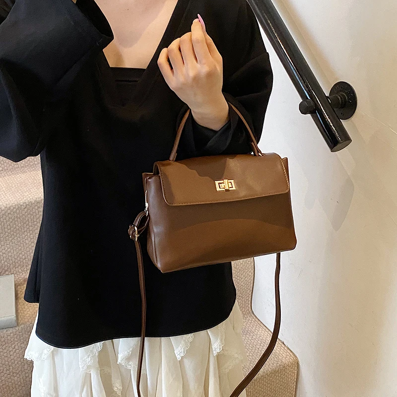 Ladies' fashionable PU new 2025 shoulder bag crossbody bag handbag сумка женская bolso marca lujo bags for woman ita bag 크로스백
Ladies' fashionable PU new 2025 shoulder bag crossbody bag handbag сумка женская bolso marca lujo bags for woman ita bag 크로스백
