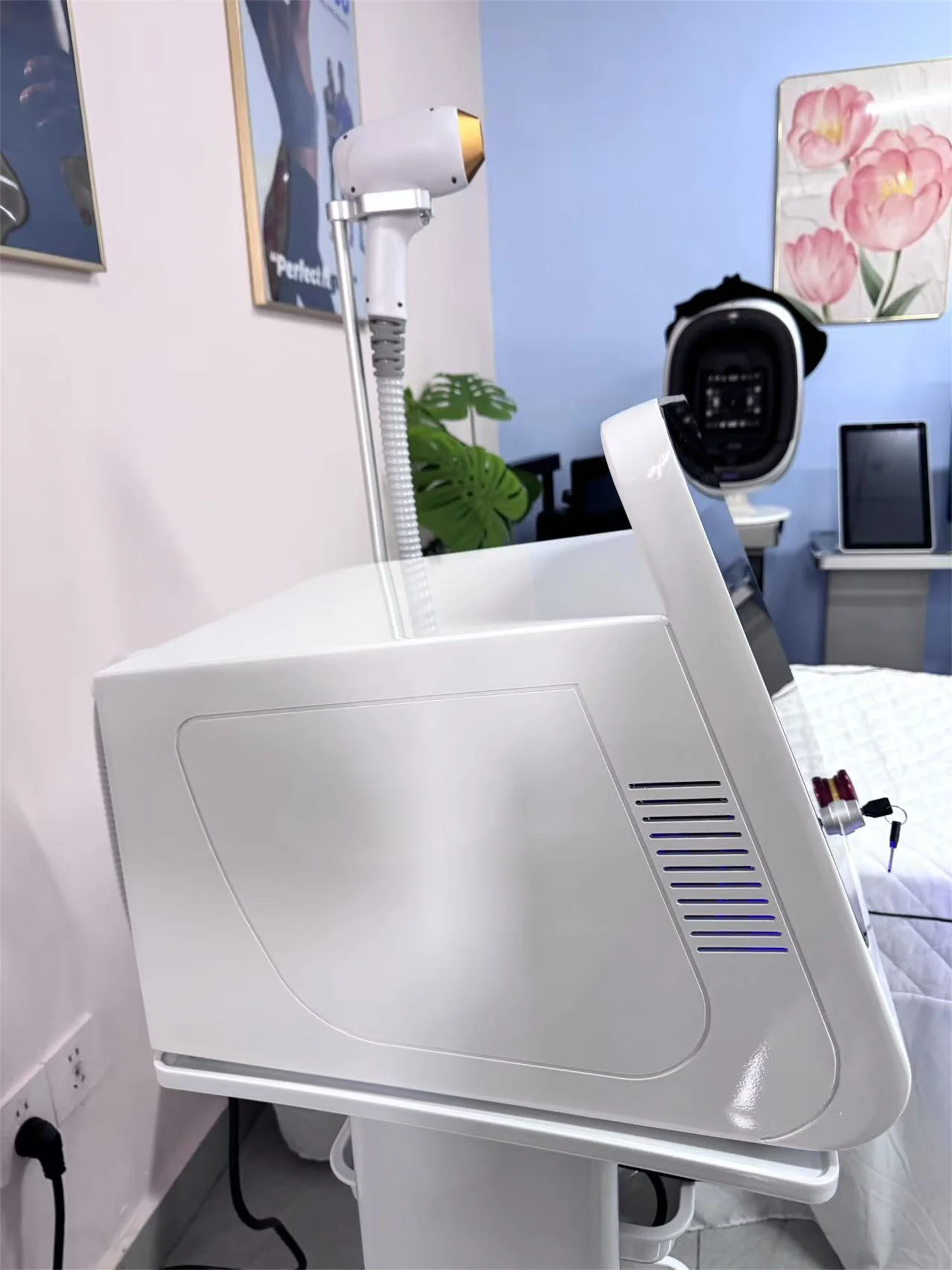 4000W Professional Laser Hair Removal Machine Alexandrit Diode Triple Wave 808nm 755nm 1064nm White Ice Titanium Laser Epilator
4000W Professional Laser Hair Removal Machine Alexandrit Diode Triple Wave 808nm 755nm 1064nm White Ice Titanium Laser Epilator