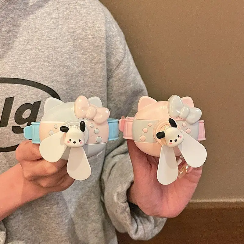 New Sanrio Hello Kitty Wrist Fan Kawaii Pochacco Cute Cartoon Silent Fan Charging with Usb Kids Toy Children Day Gift
New Sanrio Hello Kitty Wrist Fan Kawaii Pochacco Cute Cartoon Silent Fan Charging with Usb Kids Toy Children Day Gift