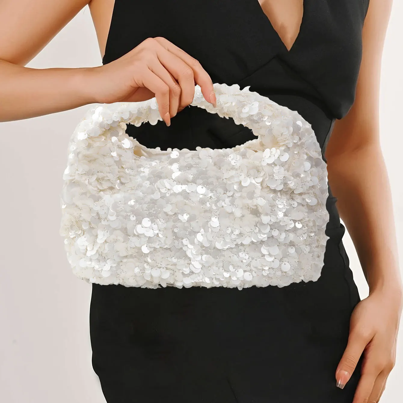 Women White Sequins Hobo Handbag Shiny Bucket Bag Elegant Evening Clutch Bag for Wedding Party Exquisite Small Tote Female Purse
Women White Sequins Hobo Handbag Shiny Bucket Bag Elegant Evening Clutch Bag for Wedding Party Exquisite Small Tote Female Purse