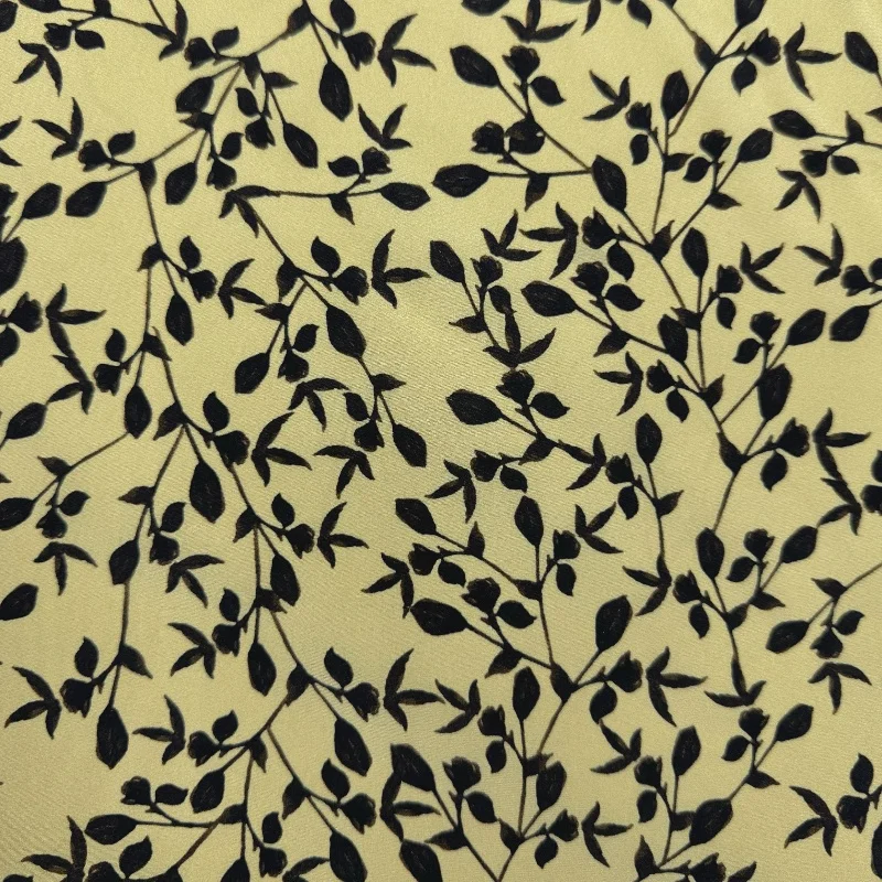 1 meter 100% Mulberry Silk 16 momme Crepe Silk Fabric Yellow with Small Black Printed 140cm 55" wide by the yard JX149
1 meter 100% Mulberry Silk 16 momme Crepe Silk Fabric Yellow with Small Black Printed 140cm 55" wide by the yard JX149