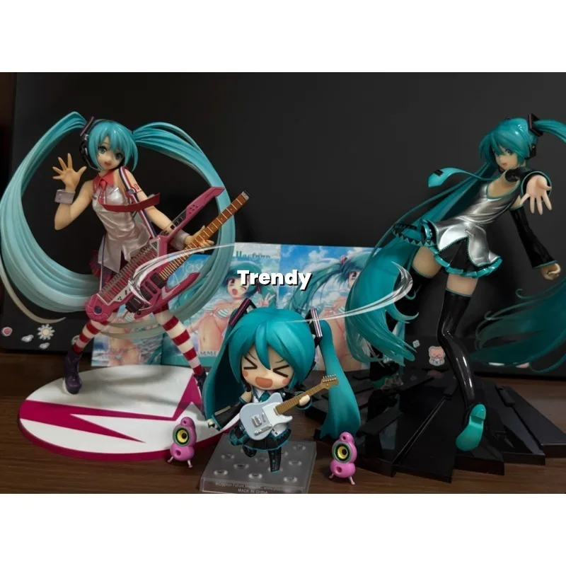 Hatsune Miku Handmade GSC 1/8 Idol Japanese Figure V Family Character Series
Hatsune Miku Handmade GSC 1/8 Idol Japanese Figure V Family Character Series