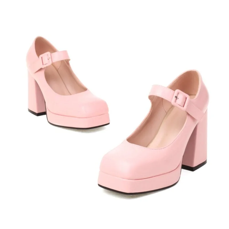 Женские туфли на высоком каблуке. Толстый каблук. Очень высокий каблук. Простые удобные туфли с квадратным носком.
Женские туфли на высоком каблуке. Толстый каблук. Очень высокий каблук. Простые удобные туфли с квадратным носком.