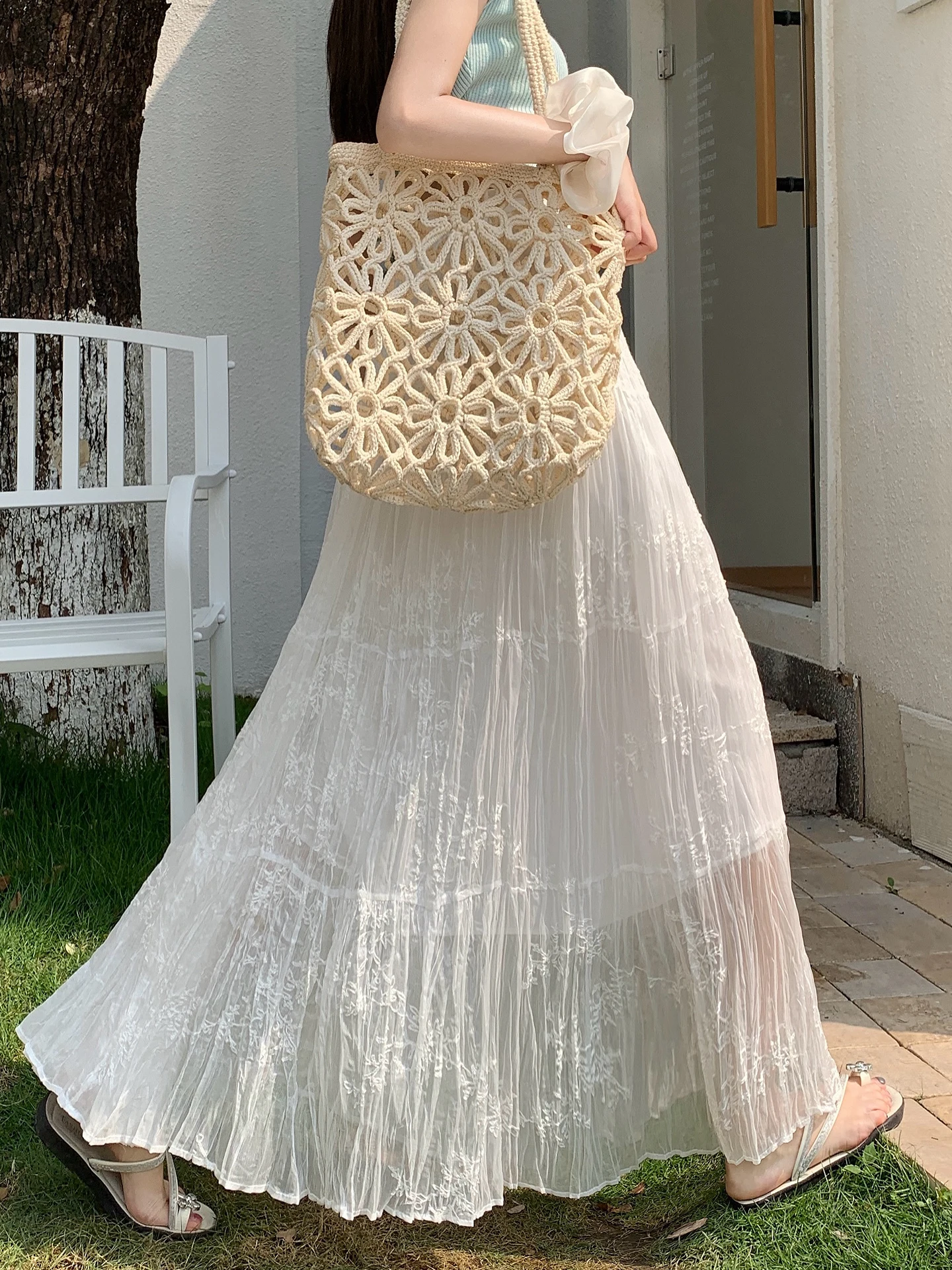 White Lace Embroidery Mesh Half Skirt Women's Summer New High Waist Hip Conceal Slim A-Line Draped Long Skirt Korean Style
White Lace Embroidery Mesh Half Skirt Women's Summer New High Waist Hip Conceal Slim A-Line Draped Long Skirt Korean Style