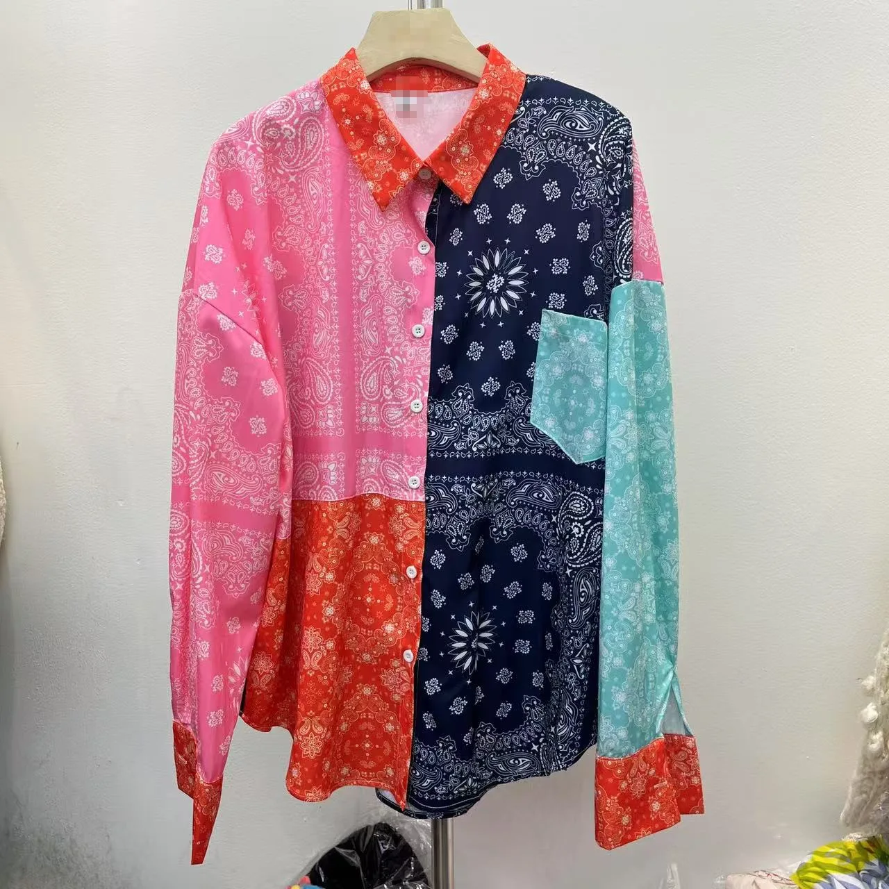 SuperAen Korean Retro Printed Lapel Collar Long-sleeved Shirt for Women 2025 Autumn New Niche Fashion Top for Women
SuperAen Korean Retro Printed Lapel Collar Long-sleeved Shirt for Women 2025 Autumn New Niche Fashion Top for Women