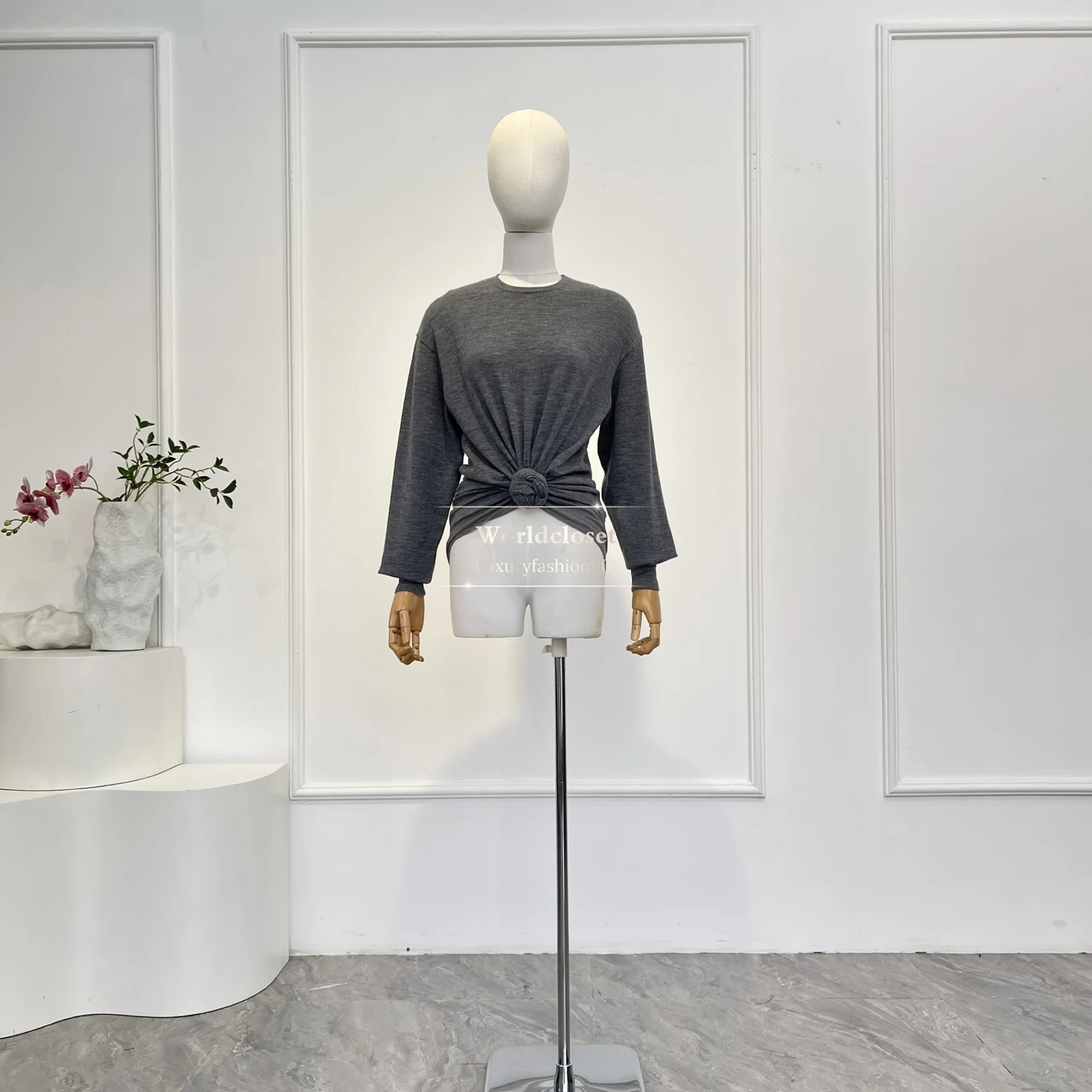 Charcoal Flower Knot Crew Neck Long Sleeves Cropped Fitted Casual Blouse Top
Charcoal Flower Knot Crew Neck Long Sleeves Cropped Fitted Casual Blouse Top