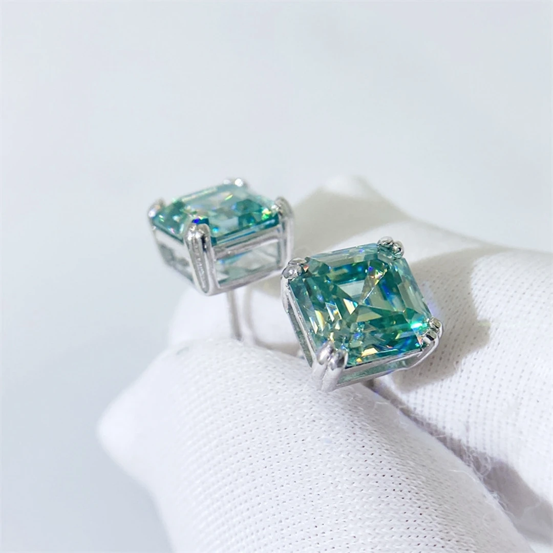 925 Silver Square Green Moissanite Earring Simple And Classic Style
925 Silver Square Green Moissanite Earring Simple And Classic Style