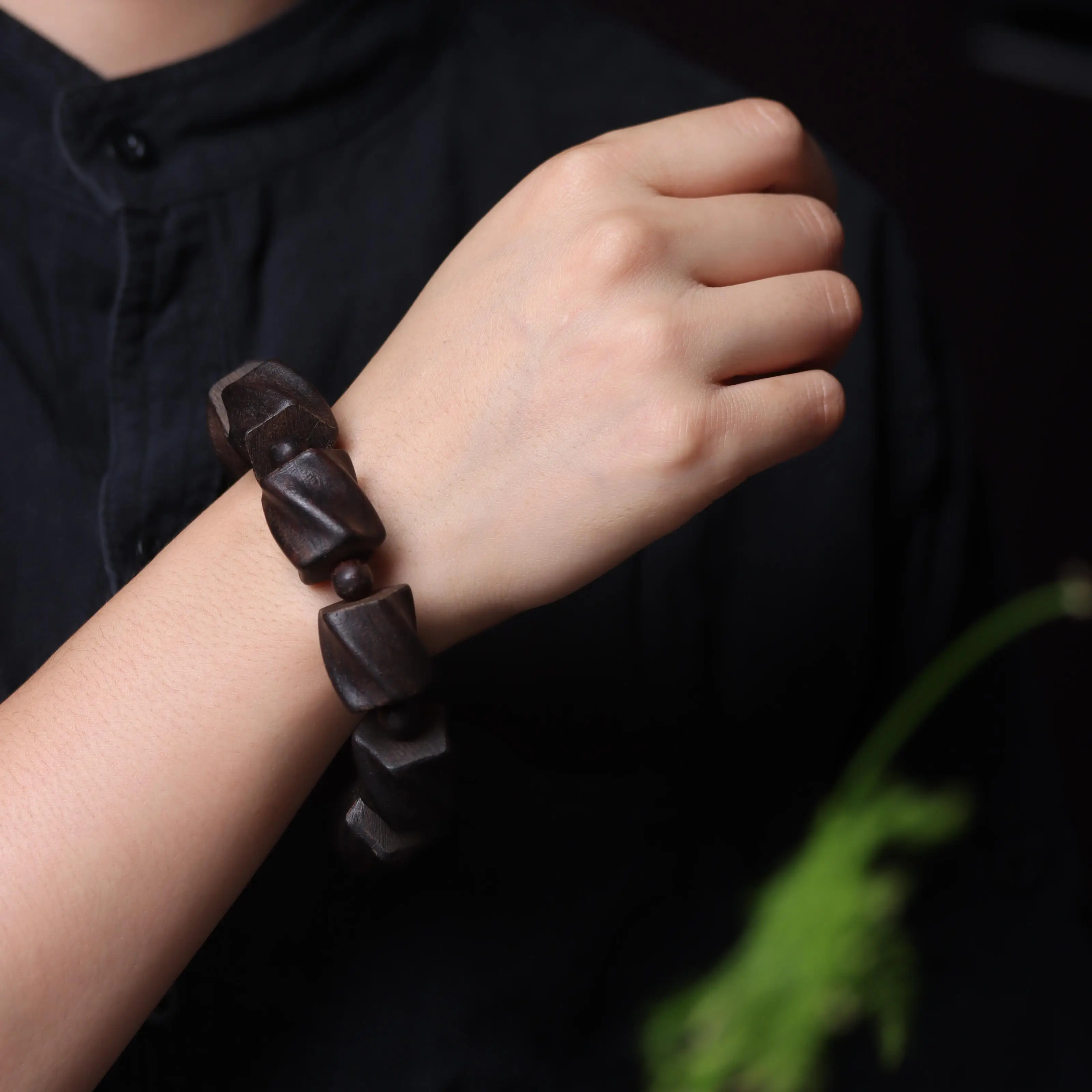 Wood Crafts Irregular Shape Bracelet Carved Sculpture Buddha Beads Rosary Men's Lucky Car Pendant
Wood Crafts Irregular Shape Bracelet Carved Sculpture Buddha Beads Rosary Men's Lucky Car Pendant