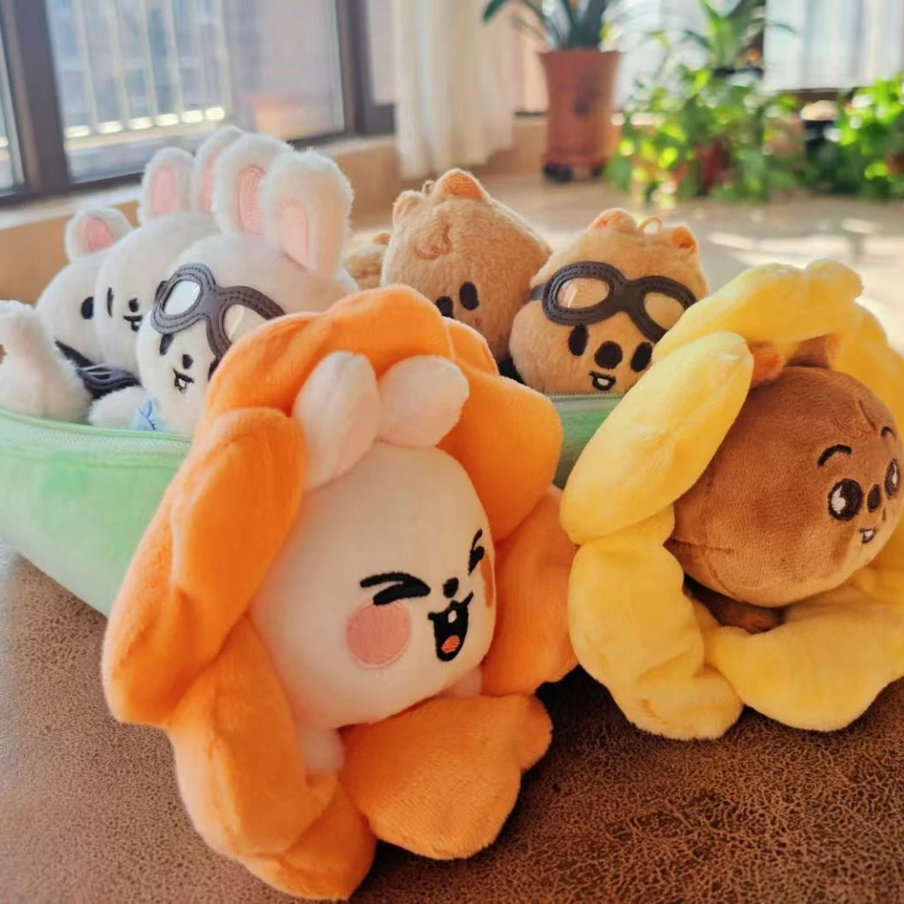 Плюшевый брелок-кукла Skzoo: Корейский коллекционный брелок-подвеска с персонажами Felix, HyunJin, Jisung. Подарок для фанатов.
Плюшевый брелок-кукла Skzoo: Корейский коллекционный брелок-подвеска с персонажами Felix, HyunJin, Jisung. Подарок для фанатов.