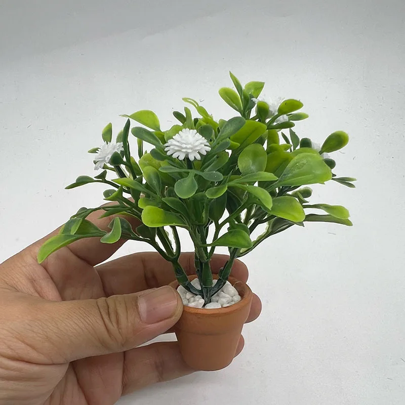 Mini Potted Green Plant Model Greenery in Clay Pot Dollhouse Simulation Miniature Tabletop Ornament Photo Props Decoration
Mini Potted Green Plant Model Greenery in Clay Pot Dollhouse Simulation Miniature Tabletop Ornament Photo Props Decoration