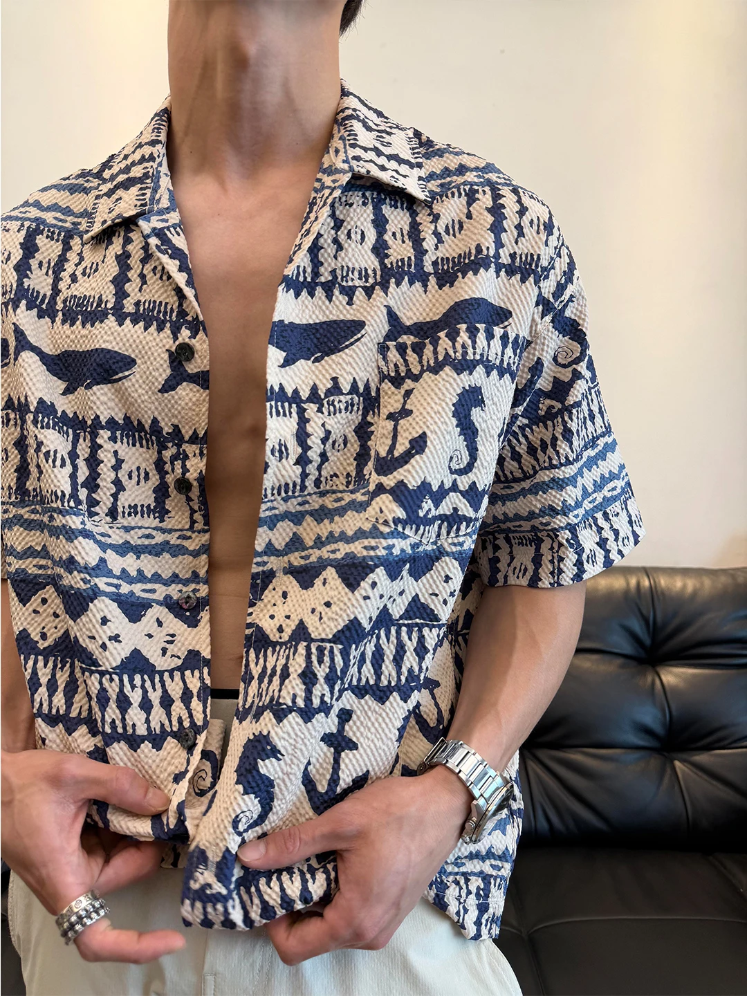 American Retro Cuba Collar Printed Short Sleeve Ice Silk Men's Summer Beachwear Breathable Skin-Friendly Loose Fit Shirt
American Retro Cuba Collar Printed Short Sleeve Ice Silk Men's Summer Beachwear Breathable Skin-Friendly Loose Fit Shirt