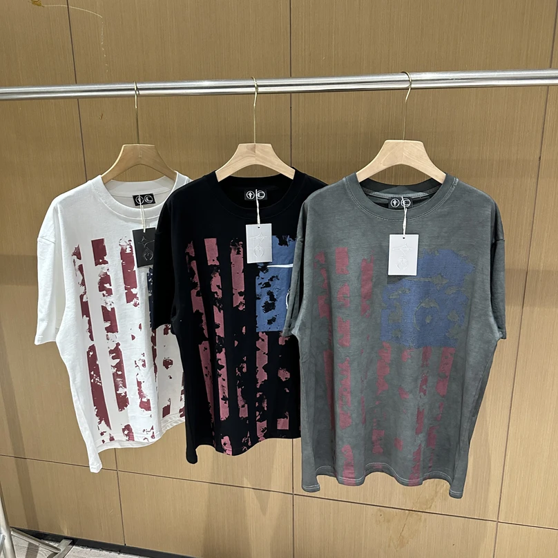 Cracked Flag Star Moon Print Thug Club T-shirt Vintage Soiled Black Gray Red Streetwear Tee High Quality Daily Short Sleeve Men
Cracked Flag Star Moon Print Thug Club T-shirt Vintage Soiled Black Gray Red Streetwear Tee High Quality Daily Short Sleeve Men