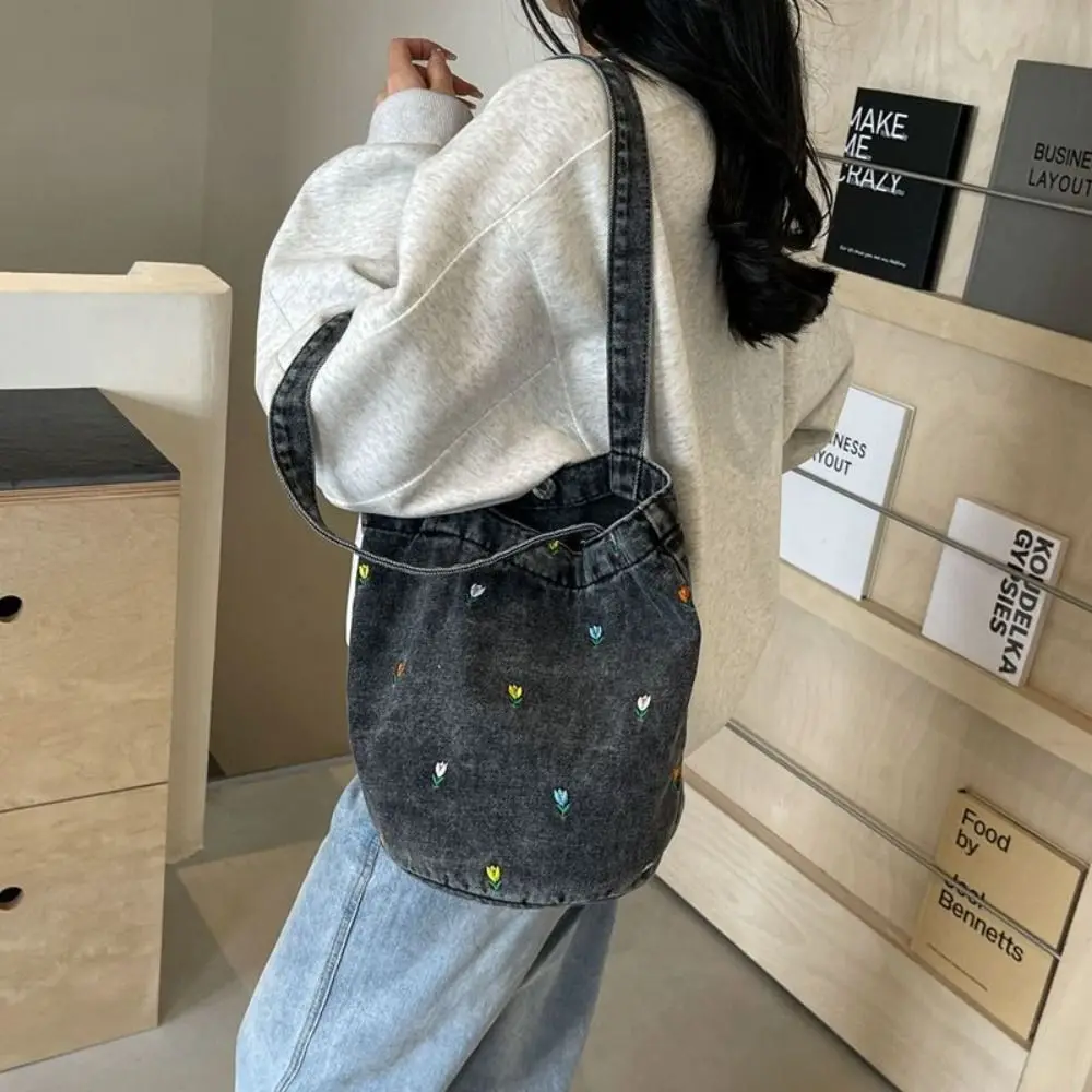 Portable Vintage Denim Bucket Bag Cute Sweet Cloth Tote Bag Handbag Large Capacity Embroidery Flower Shoulder Bag Travel
Portable Vintage Denim Bucket Bag Cute Sweet Cloth Tote Bag Handbag Large Capacity Embroidery Flower Shoulder Bag Travel