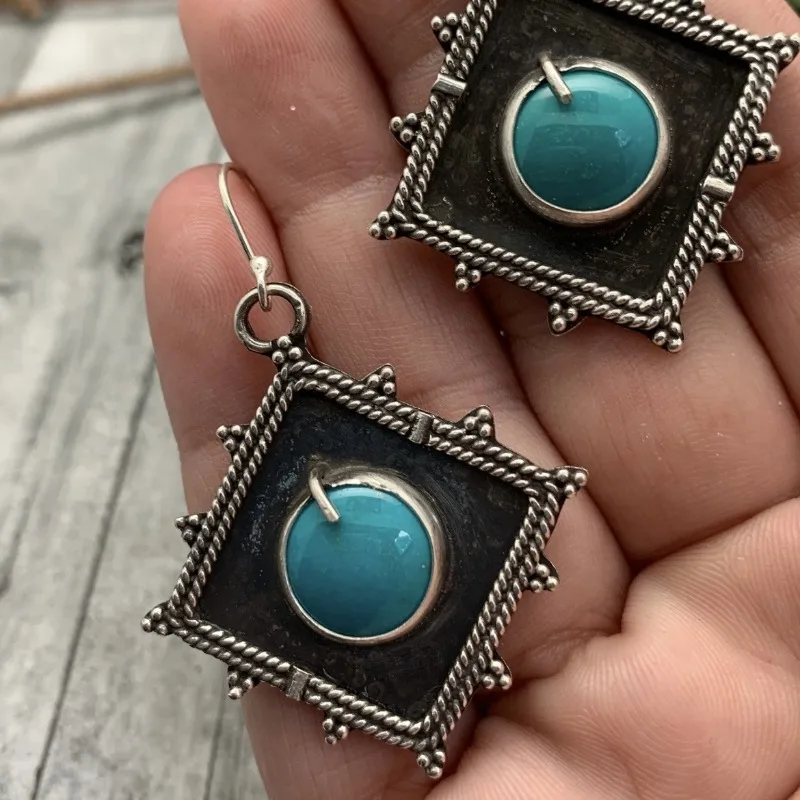 Vintage Square Roundd Inlaid Blue Stone Earrings Geometric Creativity Silver Color Dangle Earrings for Women Jewelry
Vintage Square Roundd Inlaid Blue Stone Earrings Geometric Creativity Silver Color Dangle Earrings for Women Jewelry