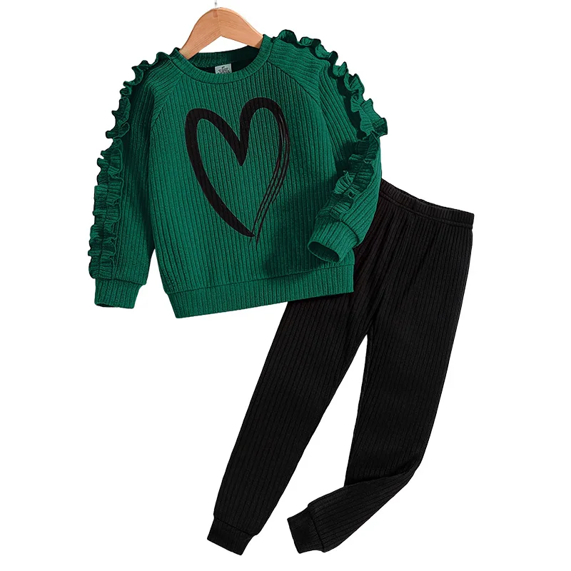 Комплект из вязаного топа с длинными рукавами и брюк для девочек, с плиссировкой, кружевом и узором в виде сердечек, весна-осень 2026, европейский и американский стиль
Комплект из вязаного топа с длинными рукавами и брюк для девочек, с плиссировкой, кружевом и узором в виде сердечек, весна-осень 2026, европейский и американский стиль