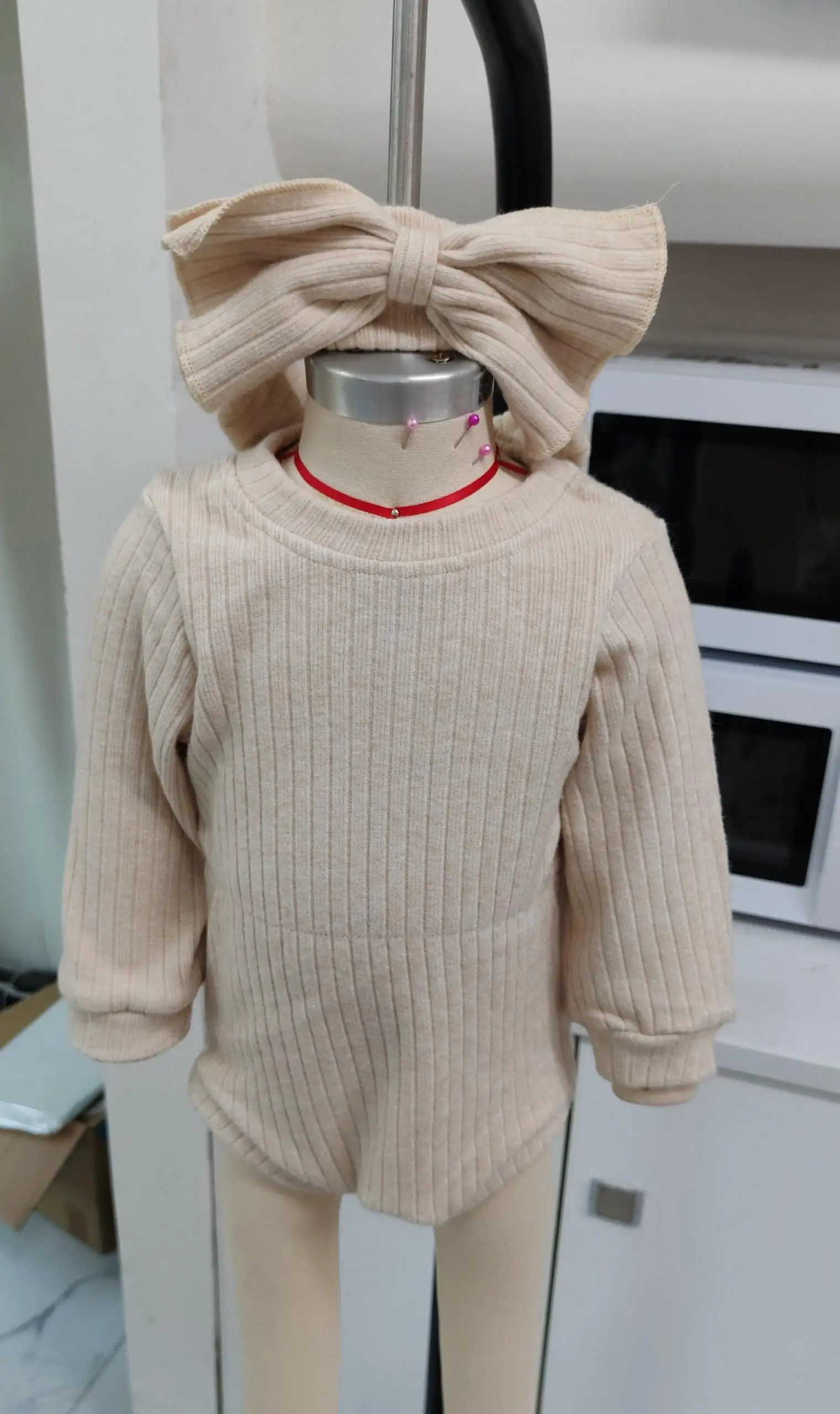Baby Girls Rompers Solid Color Knit Long Sleeve Jumpsuits Fall Clothes Bodysuits with Headband
Baby Girls Rompers Solid Color Knit Long Sleeve Jumpsuits Fall Clothes Bodysuits with Headband