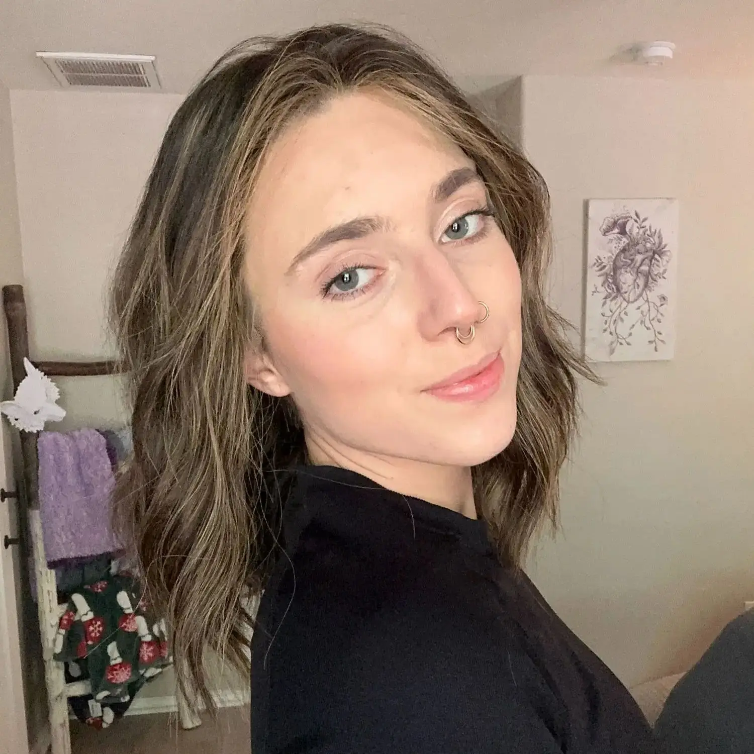 Highlight Caramel Brown Synthetic Lace Front Wig Mide Part Natural Wave Glueless Wig for White Women Daily Party Use 14 Inch
Highlight Caramel Brown Synthetic Lace Front Wig Mide Part Natural Wave Glueless Wig for White Women Daily Party Use 14 Inch