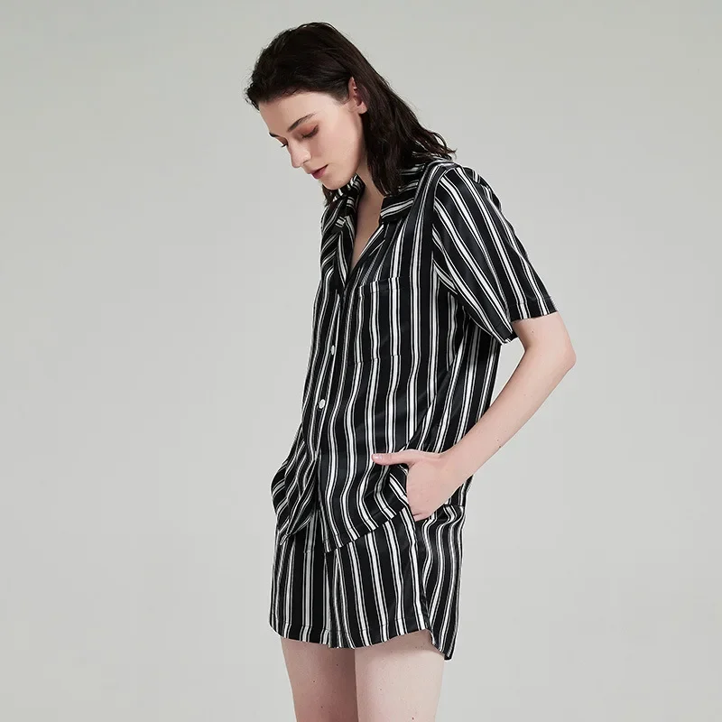 Mulberry Silk Casual Loungewear Striped Silk Pajamas Women Summer Short-sleeved Suit Couple High-grade Silk Sleepwear Nightwear
Mulberry Silk Casual Loungewear Striped Silk Pajamas Women Summer Short-sleeved Suit Couple High-grade Silk Sleepwear Nightwear