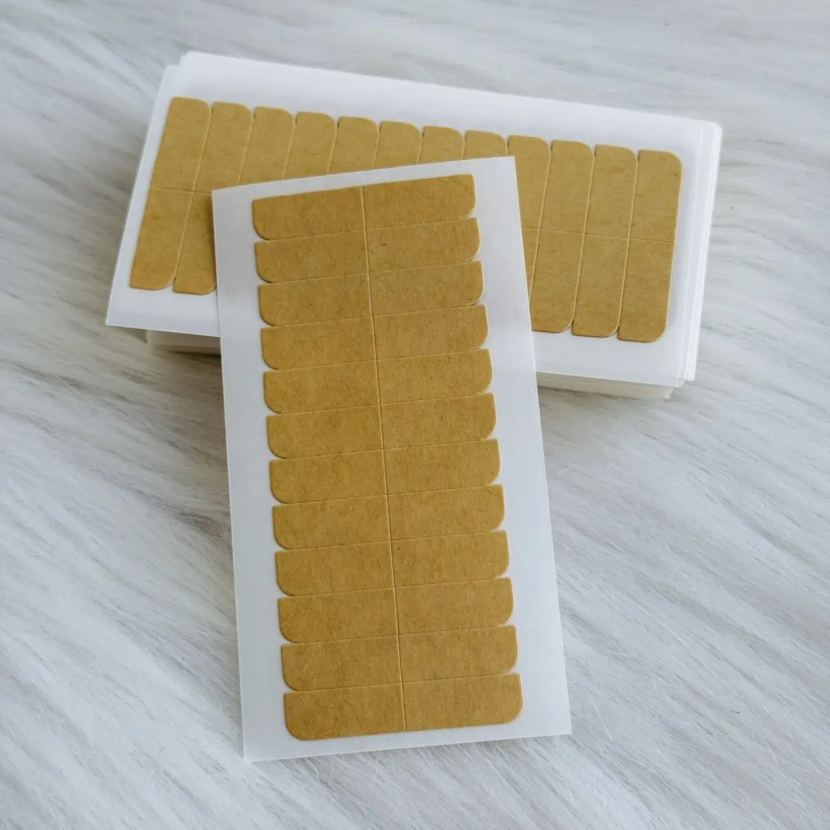 Двусторонняя лента, полоски для париков, кружевные парики, клейкая лента для наращивания волос, клейкая лента для парика для мужчин 
Двусторонняя лента, полоски для париков, кружевные парики, клейкая лента для наращивания волос, клейкая лента для парика для мужчин