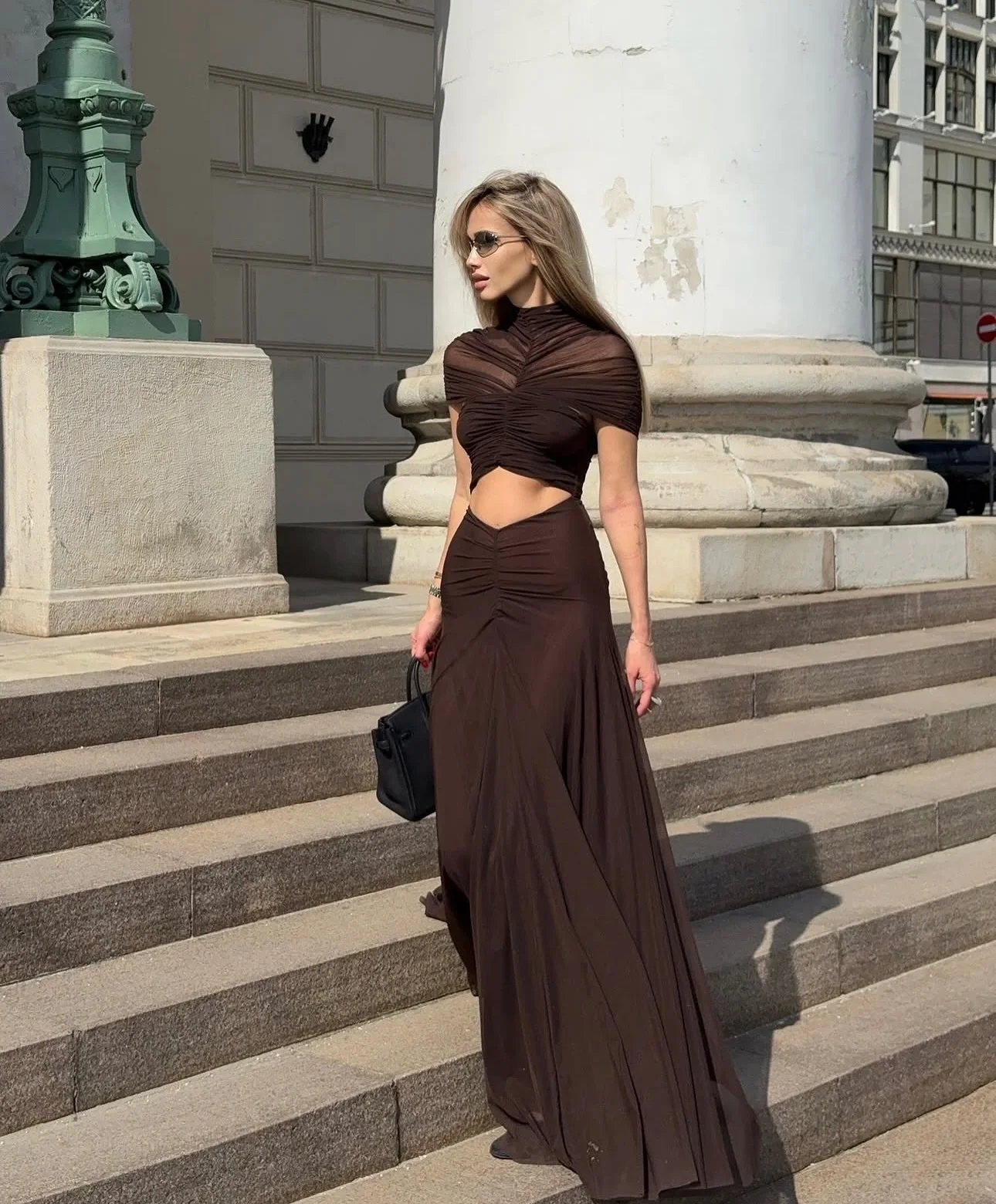 Новое летнее женское черно-коричневое облегающее длинное вечернее платье с круглым вырезом, элегантное вечернее платье с полыми складками
Новое летнее женское черно-коричневое облегающее длинное вечернее платье с круглым вырезом, элегантное вечернее платье с полыми складками