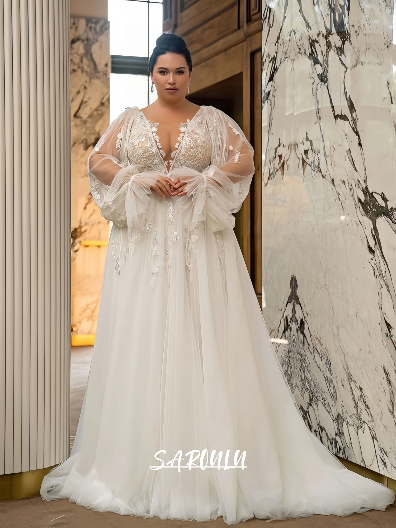 Plus Size Women's Tulle Wedding Dress with Lace Appliques, Long Puff Sleeves Customized Bride Dresses V Neck Bridal Gown
Plus Size Women's Tulle Wedding Dress with Lace Appliques, Long Puff Sleeves Customized Bride Dresses V Neck Bridal Gown