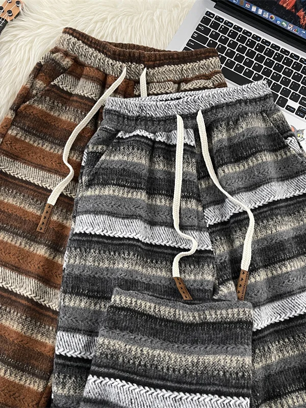 Твидовые широкие брюки для мужчин и женщин, осень-зима, повседневные прямые спортивные штаны для отдыха, цветные блузки в полоску
Твидовые широкие брюки для мужчин и женщин, осень-зима, повседневные прямые спортивные штаны для отдыха, цветные блузки в полоску