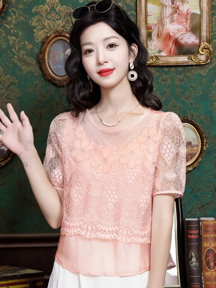 Summer Lace Splice Short Sleeve Women's Shirt Stylish Ageless Fashion Beautiful Fake Two-Piece Top Gentle Style Loose Fit Pol...
Summer Lace Splice Short Sleeve Women's Shirt Stylish Ageless Fashion Beautiful Fake Two-Piece Top Gentle Style Loose Fit Pol...