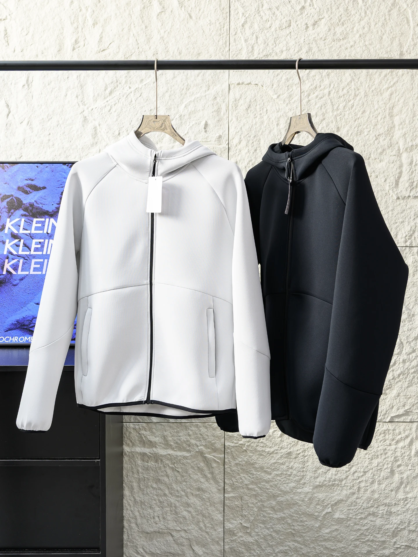 Men's Outdoor Hoodie Jacket Loose Fit Color Autumn Winter Fashionable Casual Style Breathable Polyester Fiber Zipper Cl...
Men's Outdoor Hoodie Jacket Loose Fit Color Autumn Winter Fashionable Casual Style Breathable Polyester Fiber Zipper Cl...