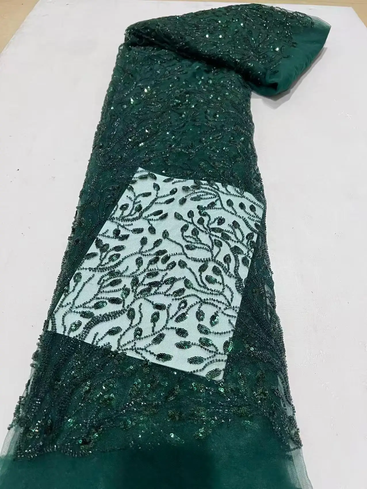 High Quality Beaded Lace Fabrics for Wedding Fabric Material Green Bridal Lace with Sequins Luxury African Lace Fabric 5 Yards
High Quality Beaded Lace Fabrics for Wedding Fabric Material Green Bridal Lace with Sequins Luxury African Lace Fabric 5 Yards
