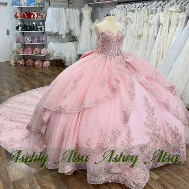 Pink Ball Gown Quinceanera Dresses Applique Lace Beading Crystal Bow Tull Corset Off Shoulder Sweet 16 Dress vestidos 15 De Anos
Pink Ball Gown Quinceanera Dresses Applique Lace Beading Crystal Bow Tull Corset Off Shoulder Sweet 16 Dress vestidos 15 De Anos