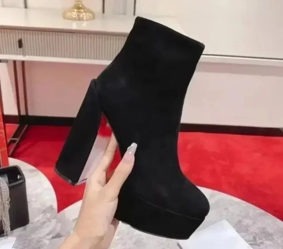 Top Quality Womens High Heels Luxury Fashion Ladies Crystal Glisten Red Sole Shoes Classic Retro Designer Heel Platform Boots 13
Top Quality Womens High Heels Luxury Fashion Ladies Crystal Glisten Red Sole Shoes Classic Retro Designer Heel Platform Boots 13