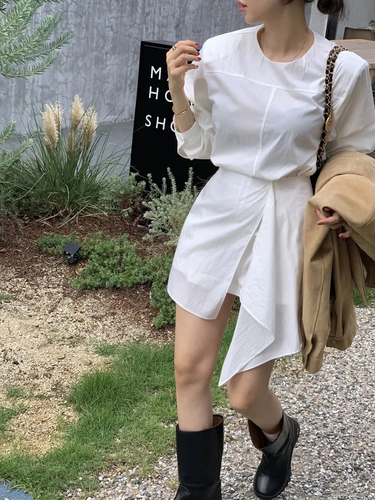 White Long Sleeve Shirt And Skirt Set Women's Simple Commute round Neck Blouse Asymmetrical Skirt Two Piece Set
White Long Sleeve Shirt And Skirt Set Women's Simple Commute round Neck Blouse Asymmetrical Skirt Two Piece Set