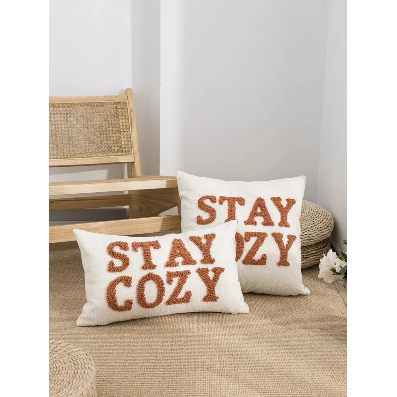 A brown letter pillowcase set with Nordic modern wind loop velvet technology used for Christmas decoration, sofa, indoor bedroom
A brown letter pillowcase set with Nordic modern wind loop velvet technology used for Christmas decoration, sofa, indoor bedroom