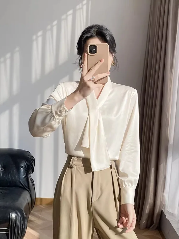 Silk Satin Long Sve Women's irt with Sa Commute Profional Sle Spring Season White Color Korean Version V-ne
Silk Satin Long Sve Women's irt with Sa Commute Profional Sle Spring Season White Color Korean Version V-ne