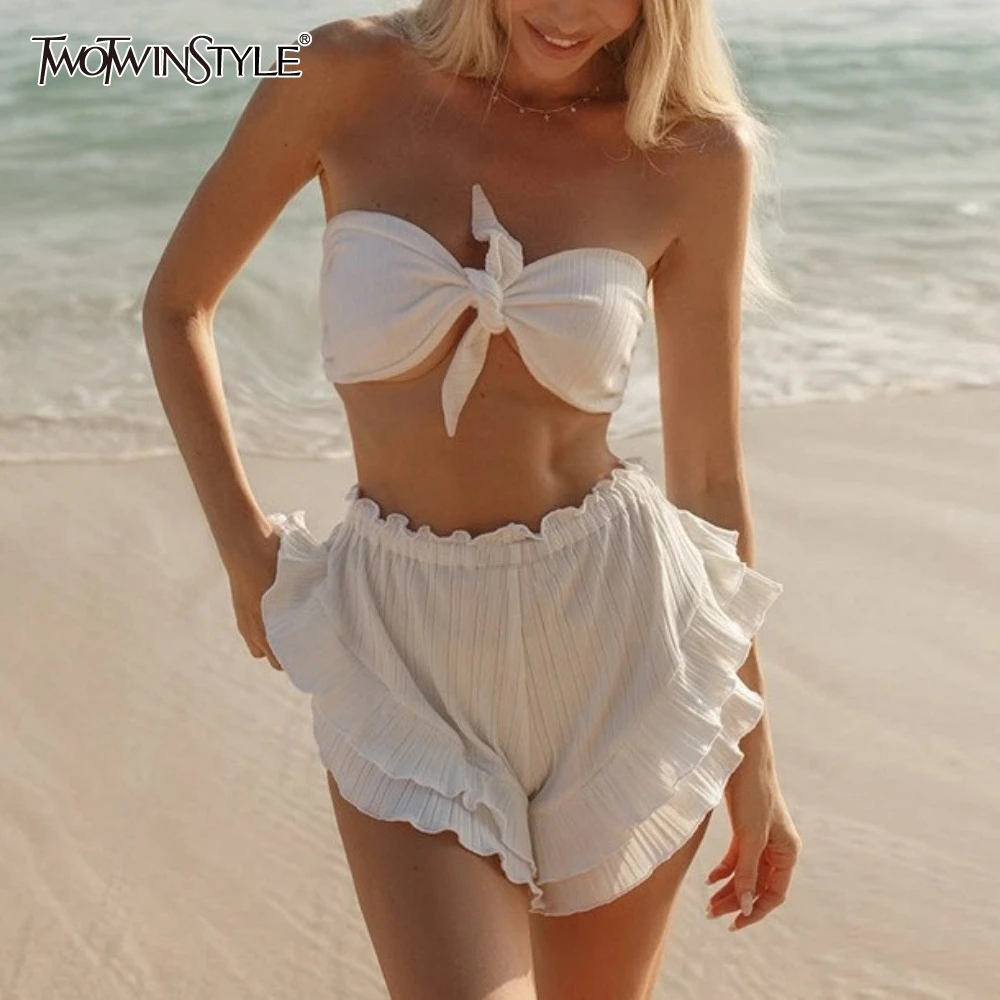 TWOTWINSTYLE Solid Two Piece Set for Women Strapless Sleeveless Top High Waist Shorts Minimalist Sets Female New
TWOTWINSTYLE Solid Two Piece Set for Women Strapless Sleeveless Top High Waist Shorts Minimalist Sets Female New