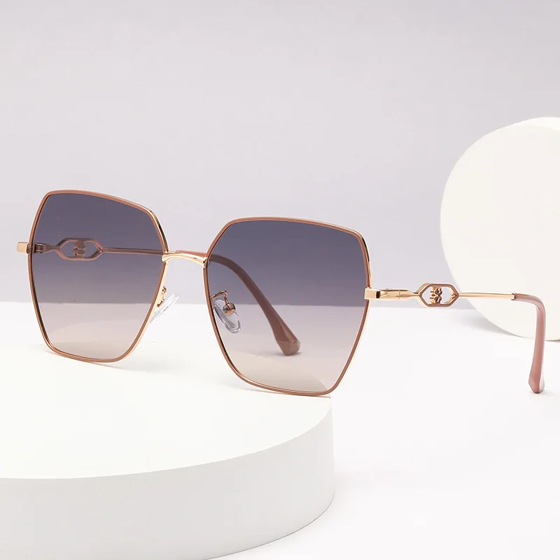 Men's Sunglasses2024New Women's Polarized Sunglasses Fashion round Face Driving Sunglasses for Driving UV Protection Sunglasses
Men's Sunglasses2024New Women's Polarized Sunglasses Fashion round Face Driving Sunglasses for Driving UV Protection Sunglasses