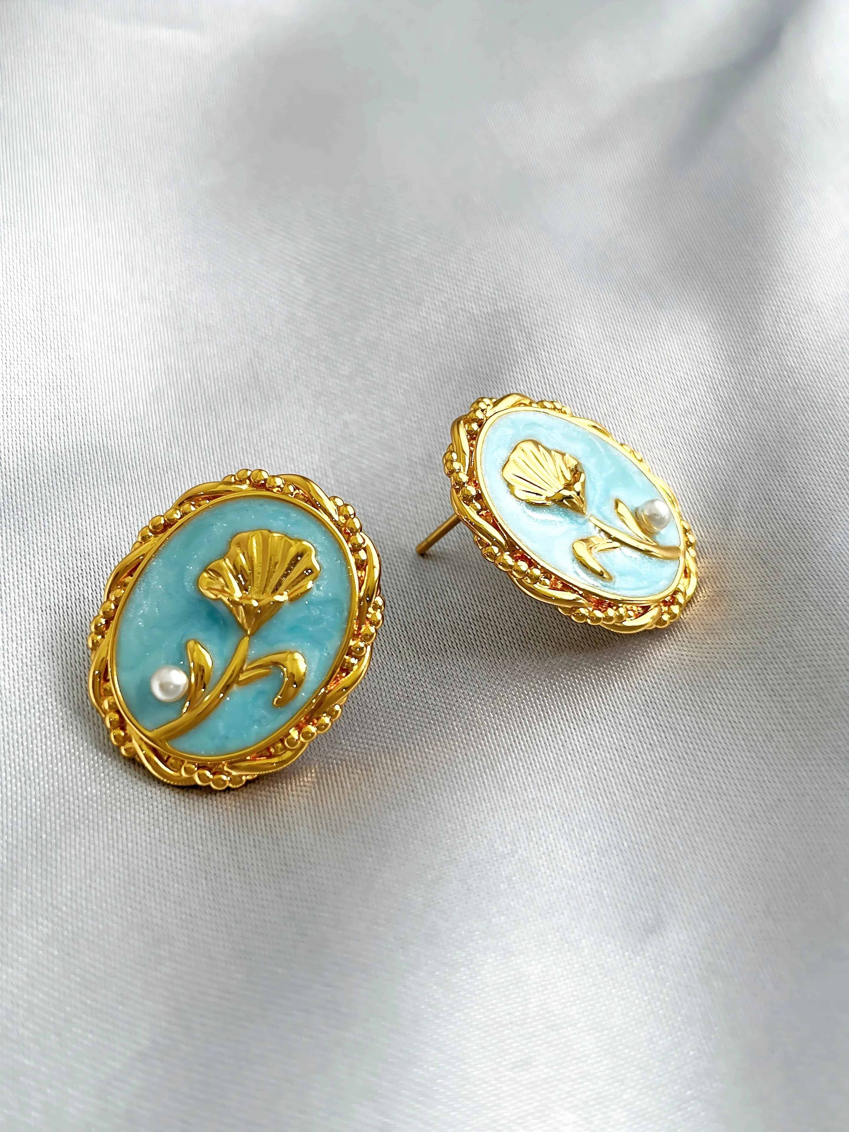 Cross-border New Arrival: Fresh, Sweet, and Minimalist Enamel Earrings Elegant and Sophisticated, Niche Commuter Jewelry
Cross-border New Arrival: Fresh, Sweet, and Minimalist Enamel Earrings Elegant and Sophisticated, Niche Commuter Jewelry