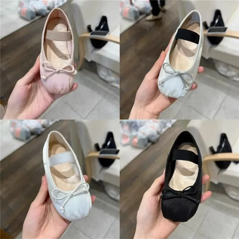 Mumoresip Girls Princess Shoes Slip-on Soft Sole Kids Ballet Shoes with Simple Bows 2026 Brand New Fashion Children Casual Shoes
Mumoresip Girls Princess Shoes Slip-on Soft Sole Kids Ballet Shoes with Simple Bows 2026 Brand New Fashion Children Casual Shoes