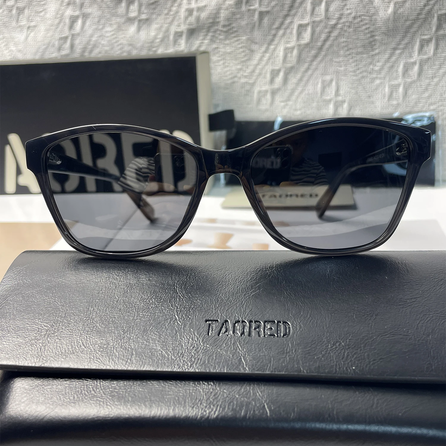 2025 Новые модные женские солнцезащитные очки с футляром, роскошные дизайнерские солнцезащитные очки ручной работы в ацетатной оправе, уличные поляризационные солнцезащитные очки UV400
2025 Новые модные женские солнцезащитные очки с футляром, роскошные дизайнерские солнцезащитные очки ручной работы в ацетатной оправе, уличные поляризационные солнцезащитные очки UV400