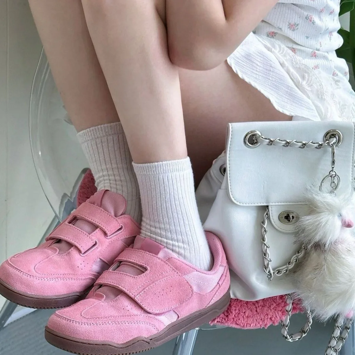 Кожаная ниша 2025, кожаная обувь на липучке с круглой головкой, немецкие тренировочные туфли, женская спортивная ветровка для отдыха 
Кожаная ниша 2025, кожаная обувь на липучке с круглой головкой, немецкие тренировочные туфли, женская спортивная ветровка для отдыха